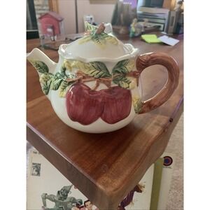Vintage CBK Apple & Ivy Teapot Ceramic Farmhouse Grannycore